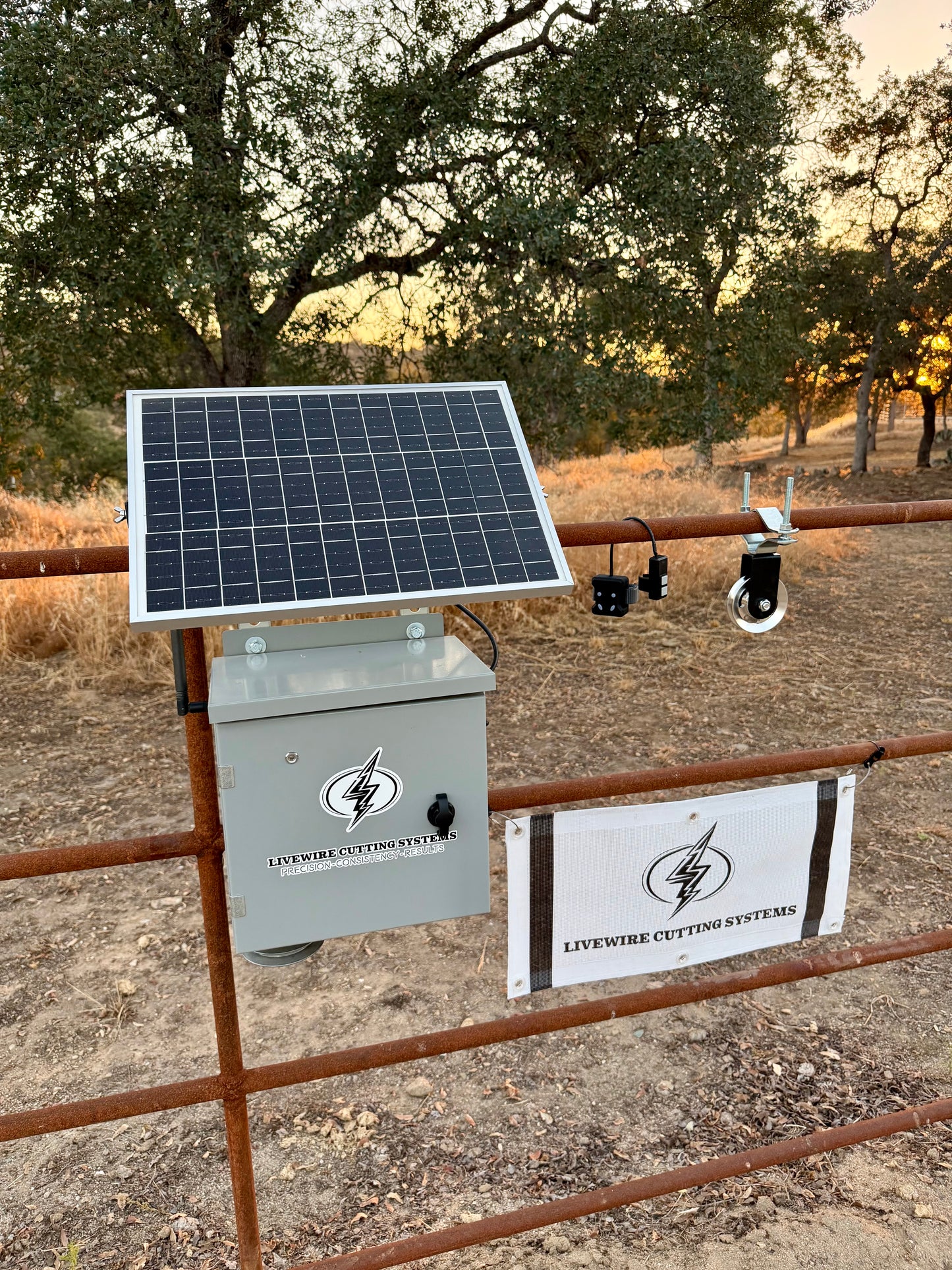 Livewire Pro Solar Flag System